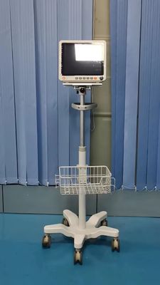 شاشة مراقبة المريض متعددة المعلمات مع مصدر طاقة كهربائية وبطارية مدمجة وإنذار ذكي ثلاثي المستويات