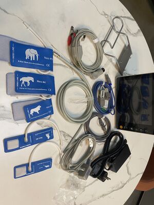 جهاز مراقبة المرضى متعدد المعلمات المعتمد من ISO مع شاشة LCD ملونة 8 بوصة وتوافق عربة / مؤخرة الحائط